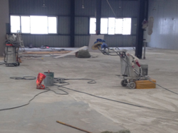 温江均泰实业公司仓库地坪防尘硬化施工中