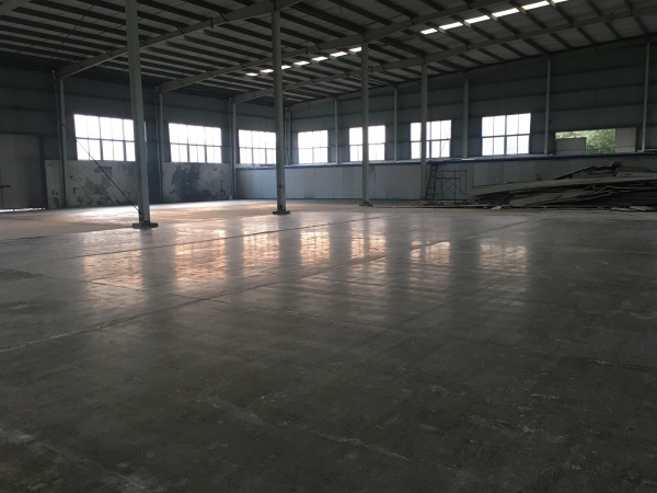 都江堰龙鼎镁铝科技公司地面起砂处理案例：固化剂地坪焕新改造