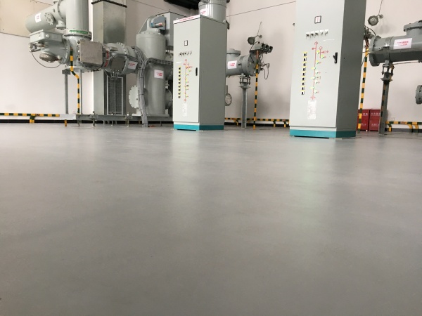 成都地铁四号线变电站水泥自流平地坪施工案例