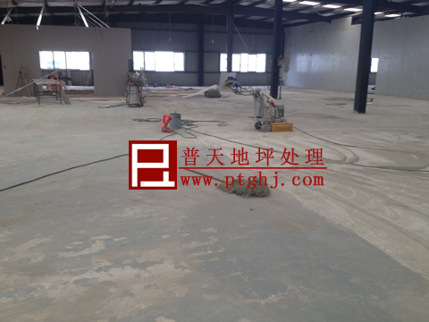 温江均泰实业公司仓库地坪防尘硬化施工中