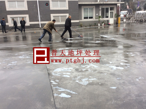 大邑室外地坪起砂处理3